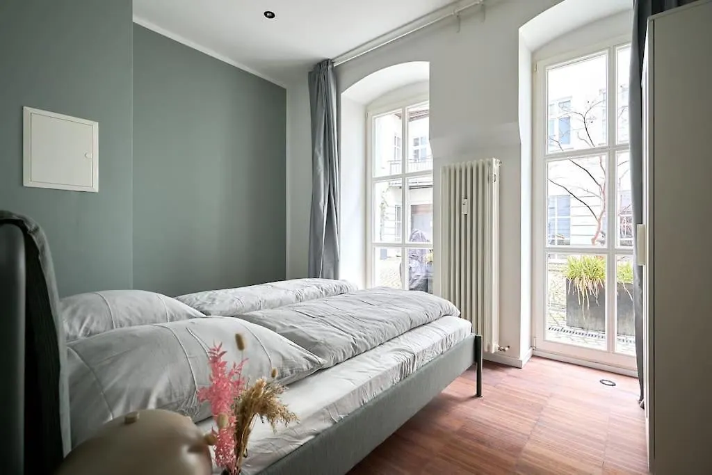 Central Apartment - Linienstrasse Berlin 0*,  Almanya