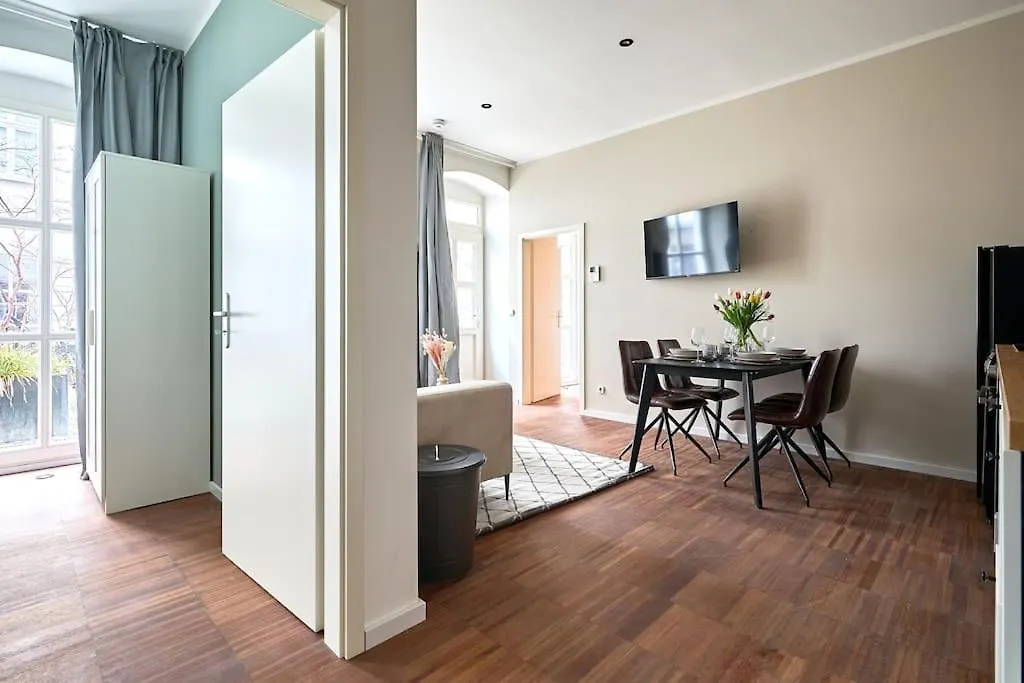 Central Apartment - Linienstrasse Berlin Almanya